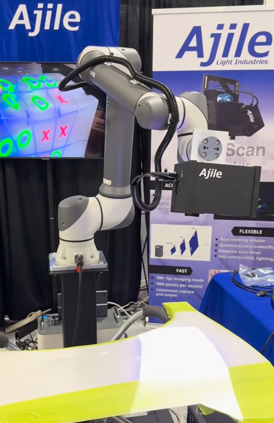Robot-mounted DepthScan with turntable